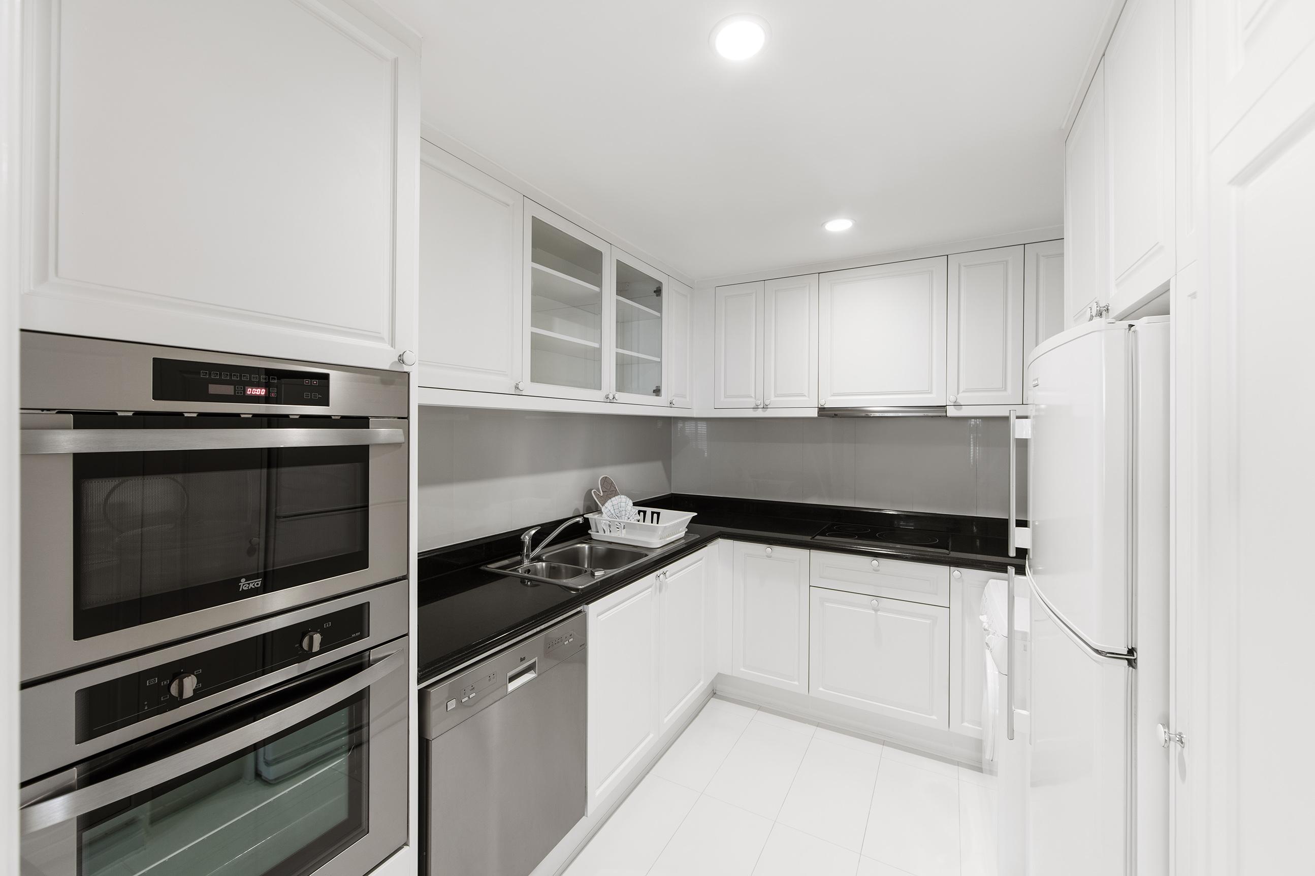 Grande Centre Point Hotel Ratchadamri Bangkok Exterior foto A modern kitchen