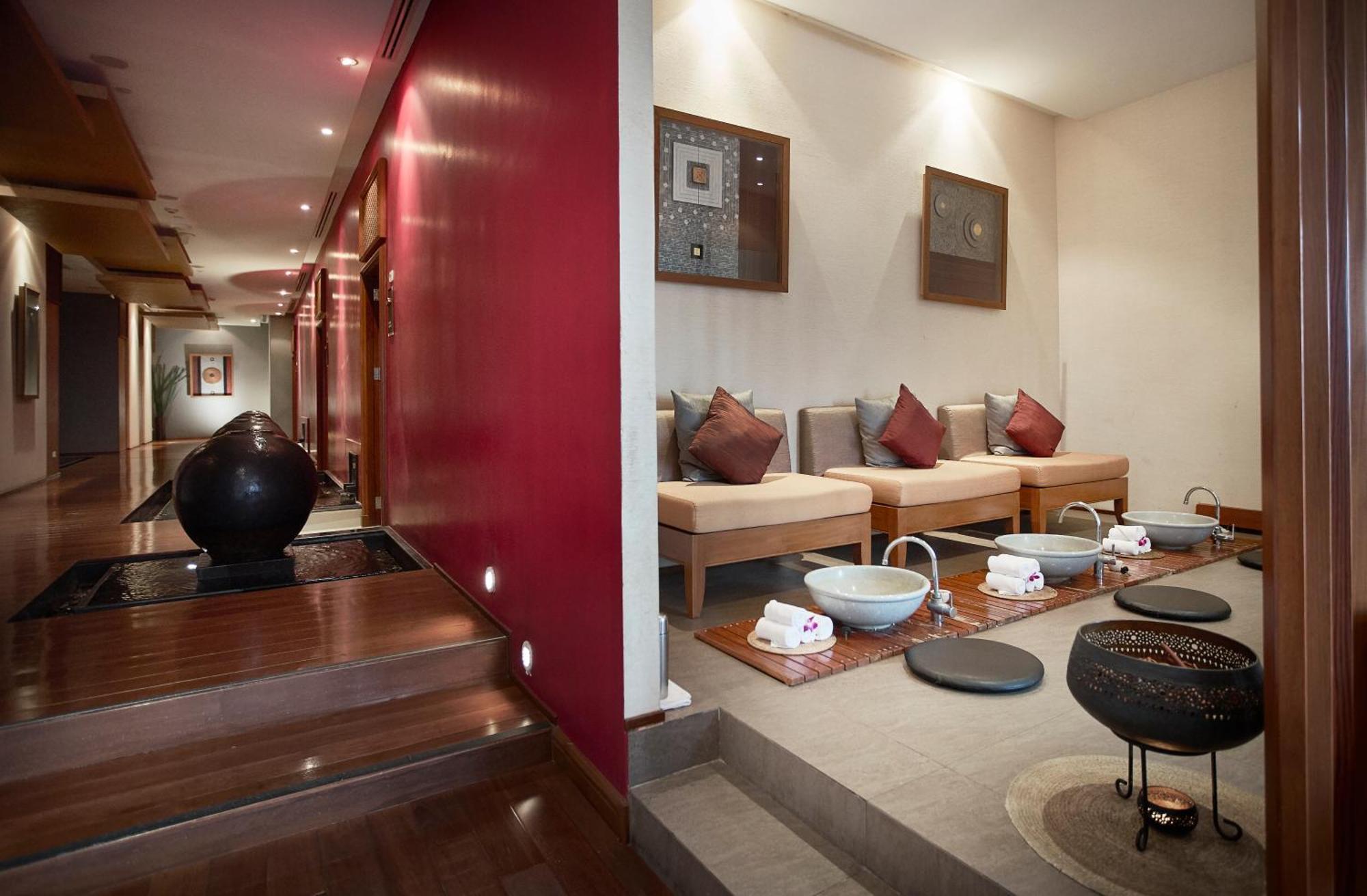 Grande Centre Point Hotel Ratchadamri Bangkok Exterior foto The spa at The Oberoi, Mumbai