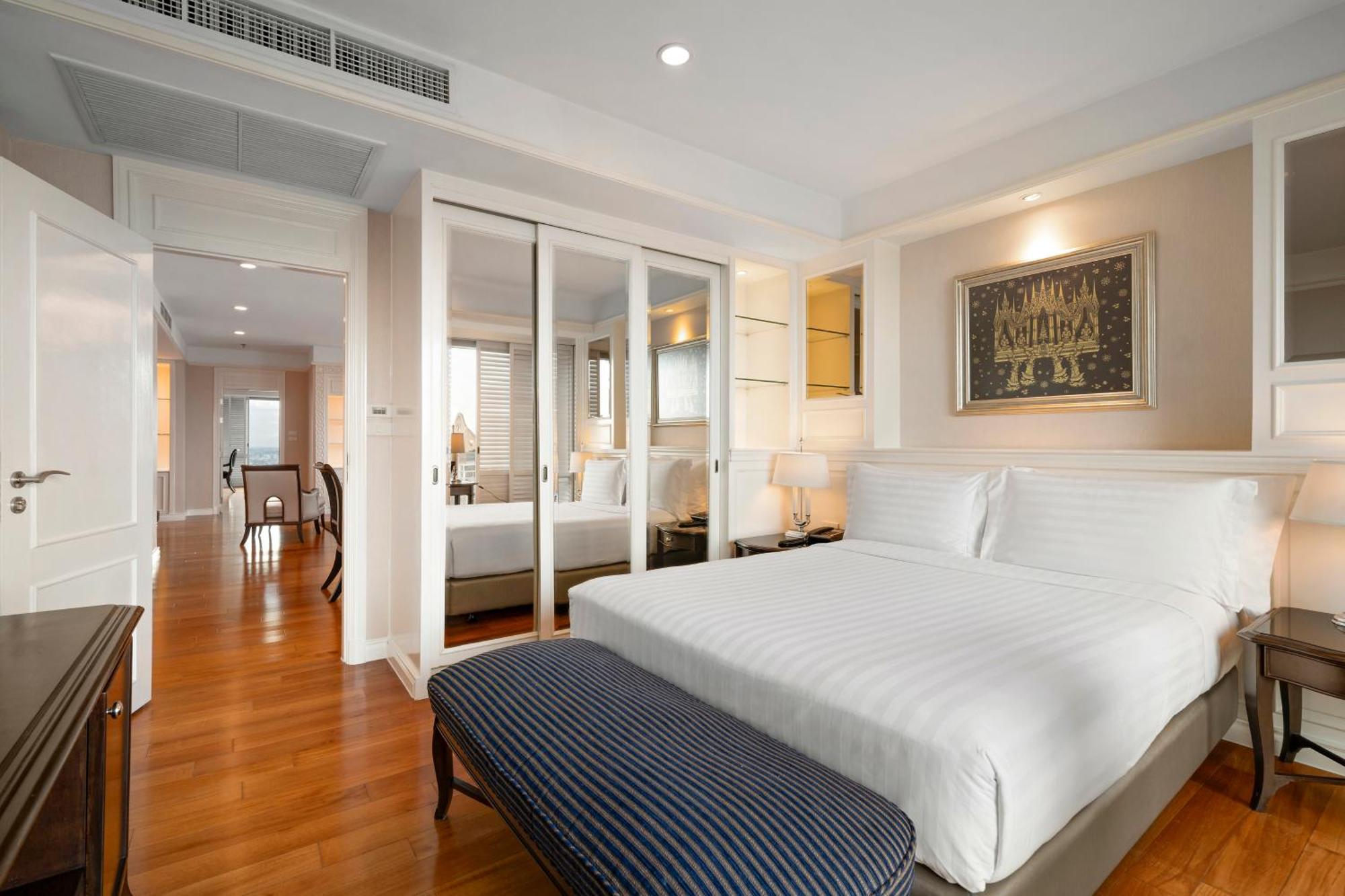 Grande Centre Point Hotel Ratchadamri Bangkok Exterior foto A bedroom at the hotel