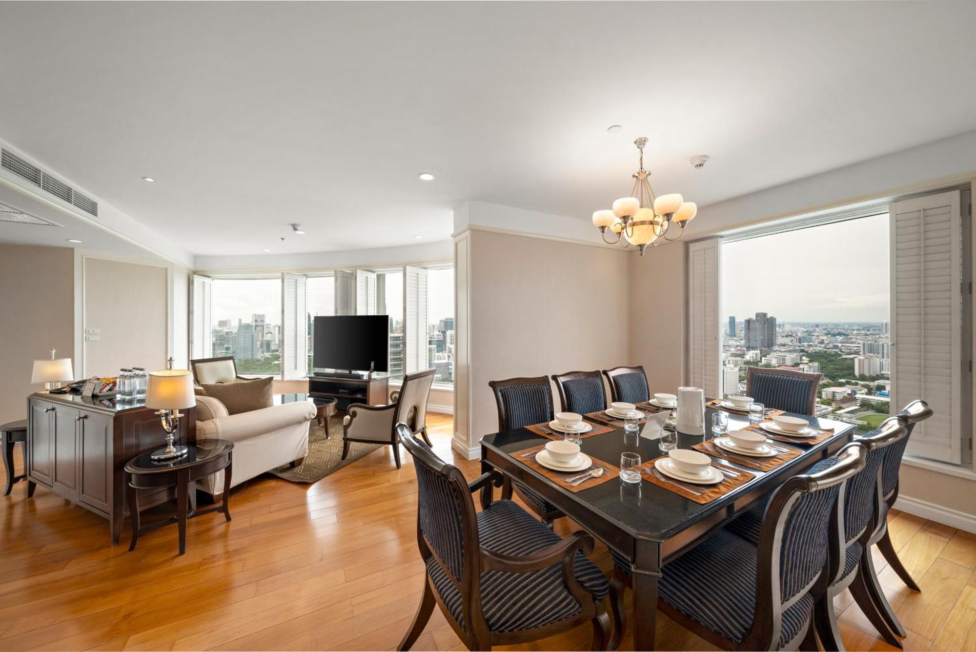 Grande Centre Point Hotel Ratchadamri Bangkok Exterior foto A typical three-bedroom suite