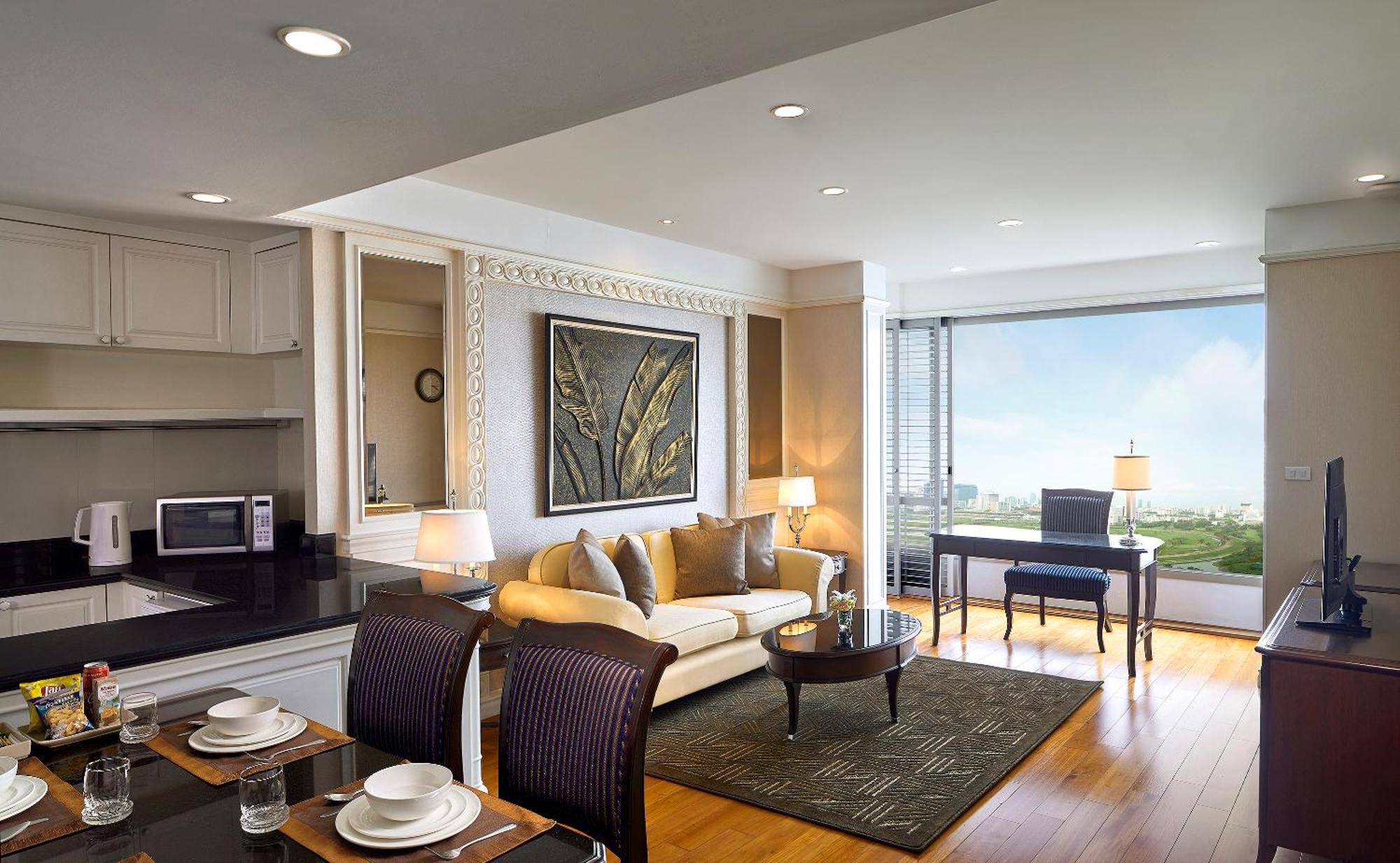 Grande Centre Point Hotel Ratchadamri Bangkok Exterior foto A living room in a condominium